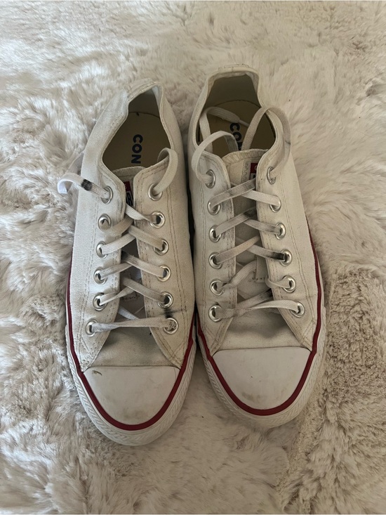 Converse Shoes - Converse white low top sneakers